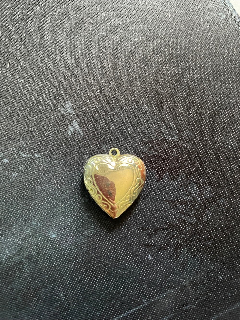 Gold Heart Locket Pendant - Classic Women's Jewelry